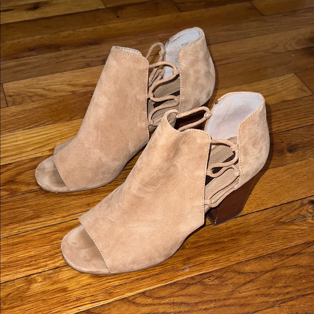 Tahari Beige Peep-Toe Heeled Boots